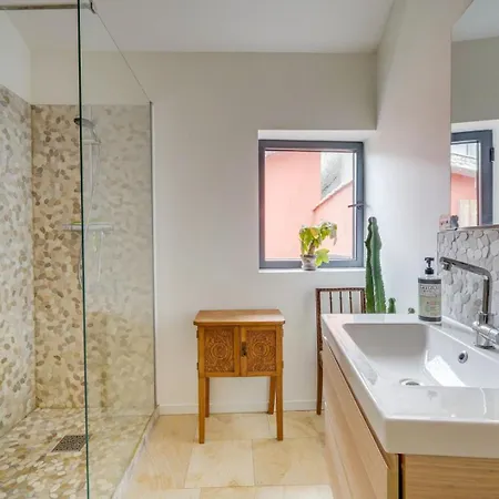 Guest house Lovely House Bordeaux 3*